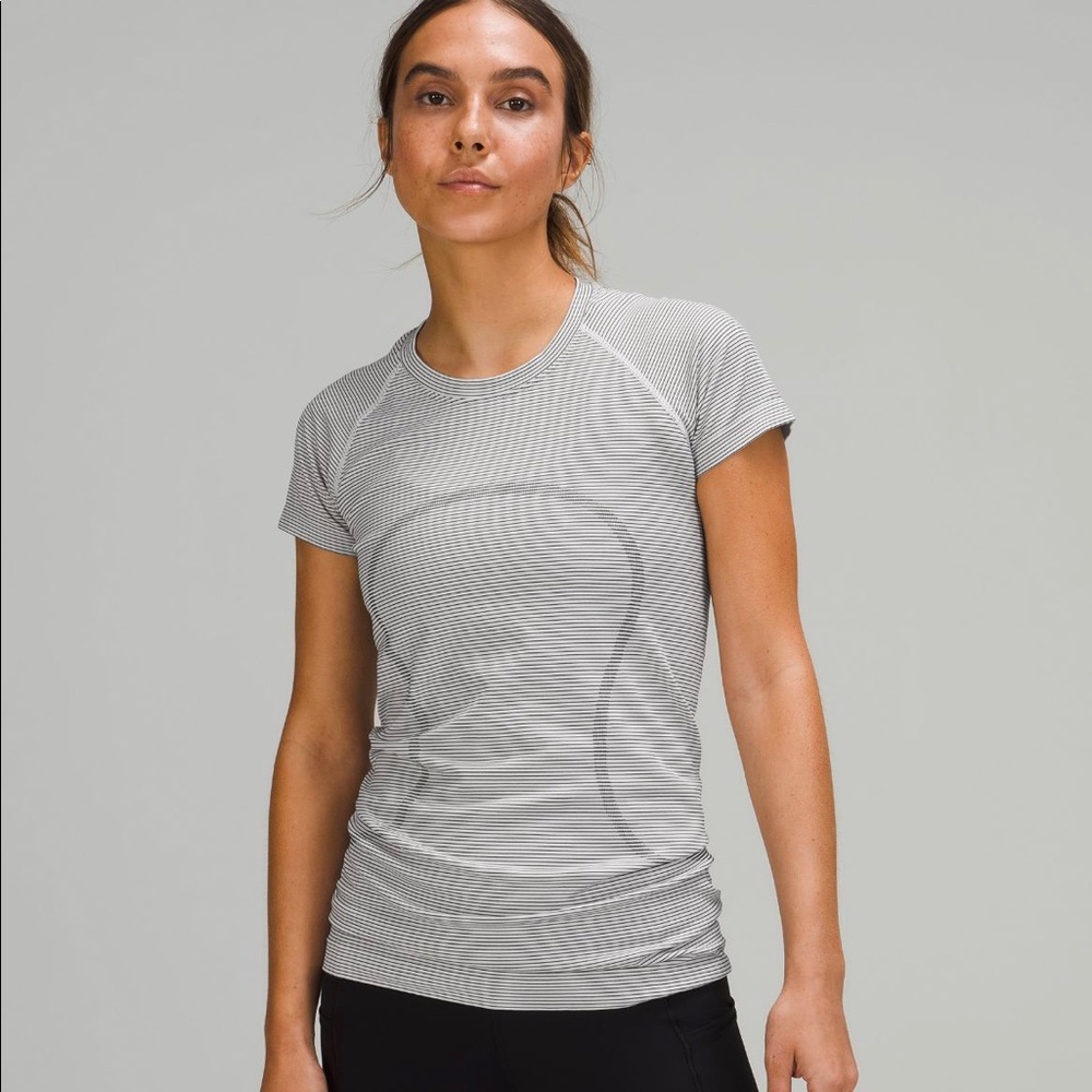 *Lululemon* Swiftly Tech Short Sleeve Shirt - Amazing Condition!